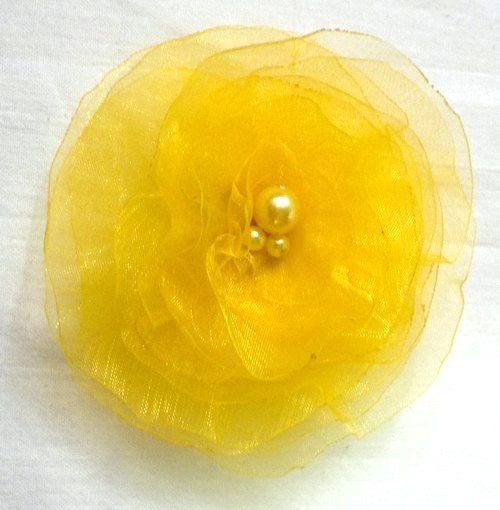 Brož - žlutá květina