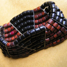 Dřevěný náramek