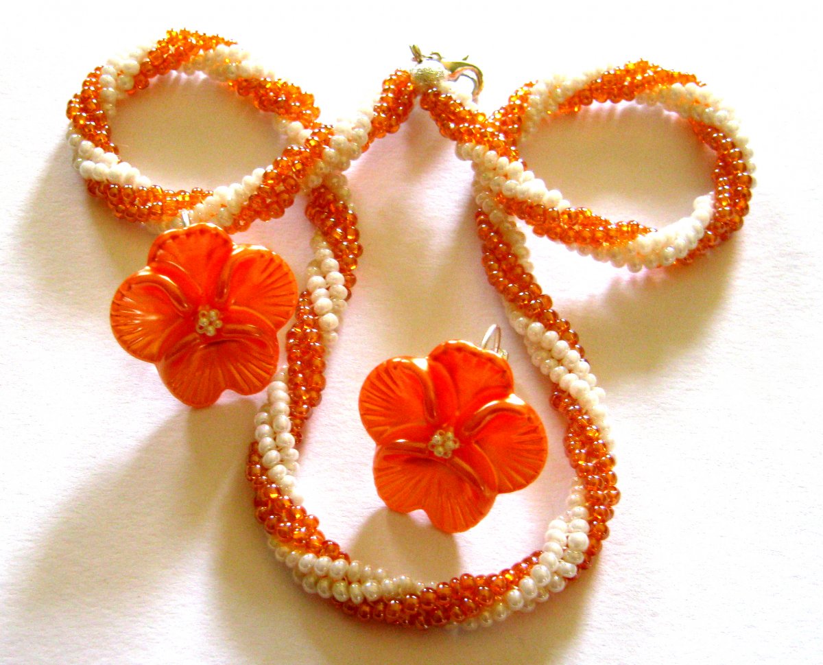 Veselá,letní,oranžová.