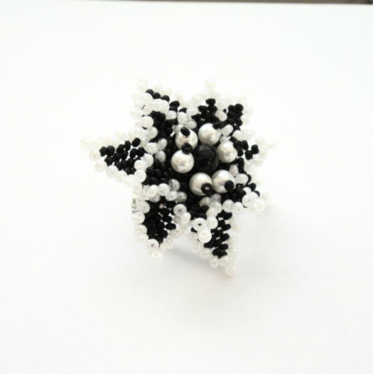 Prstýnek - květina černo-bílá