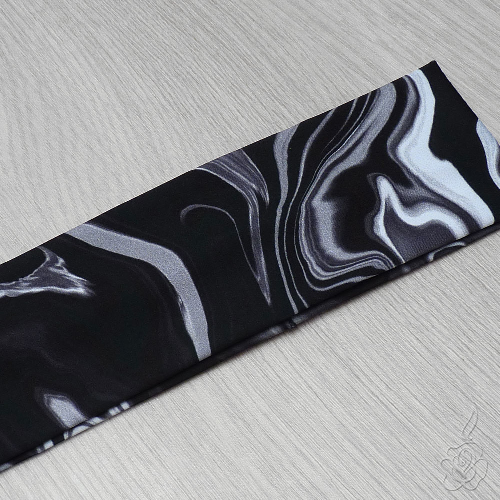 Elastická čelenka s černobílým vzorem