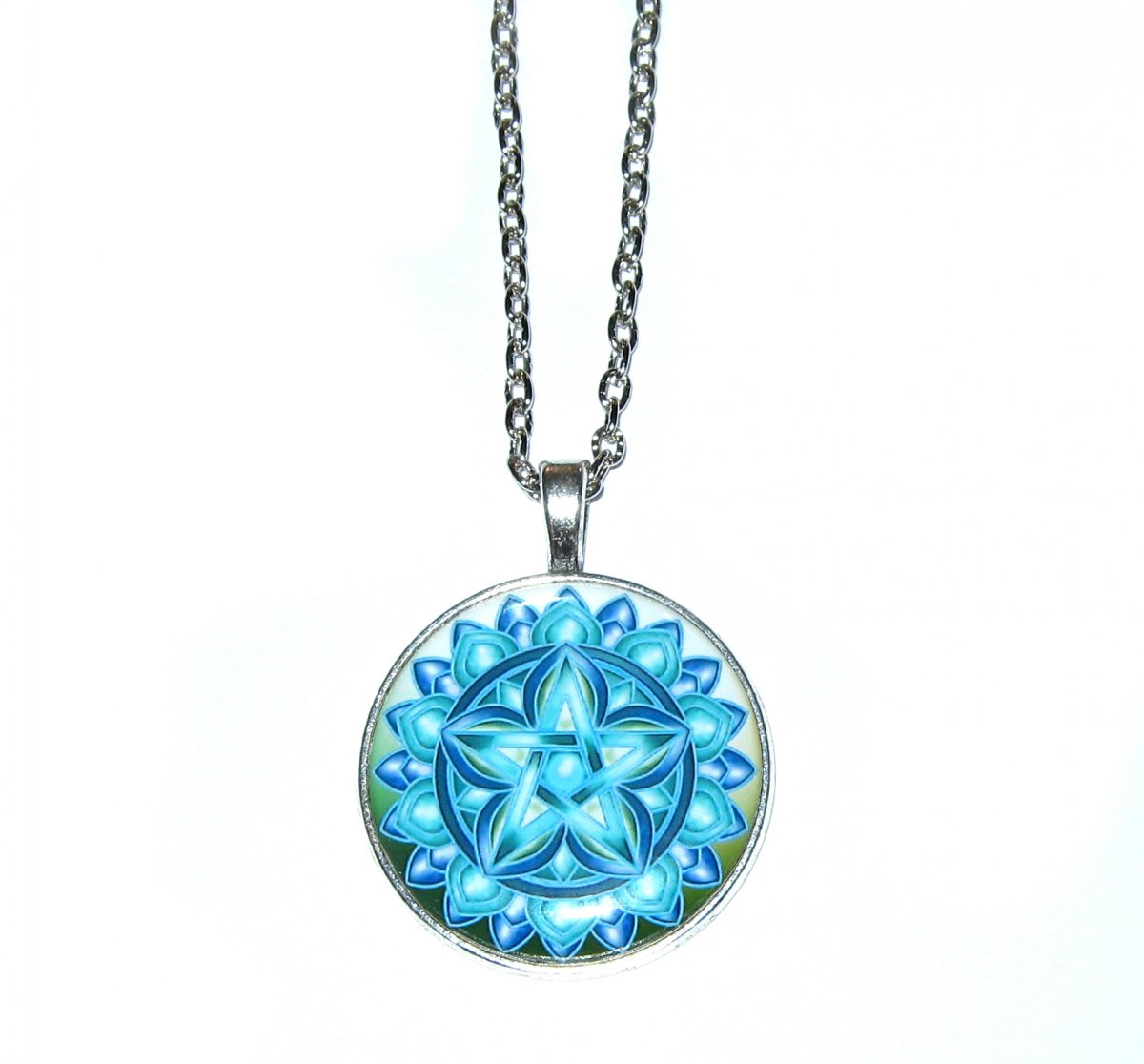 Přívěsek ...Pentagram ukrytý v květu.