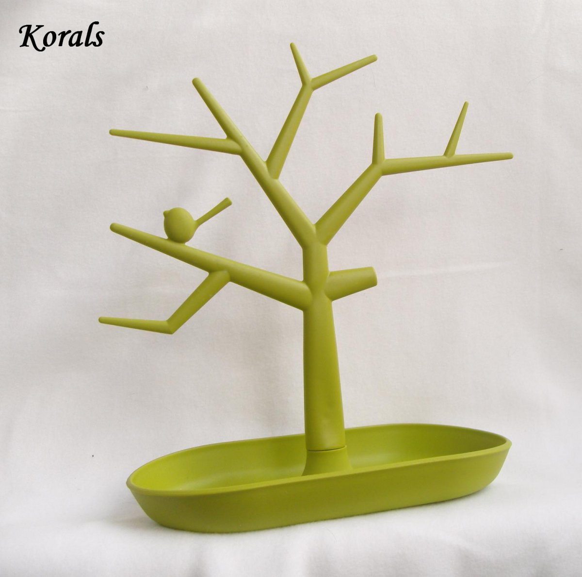 2385 Plastový stojan na šperky zelený