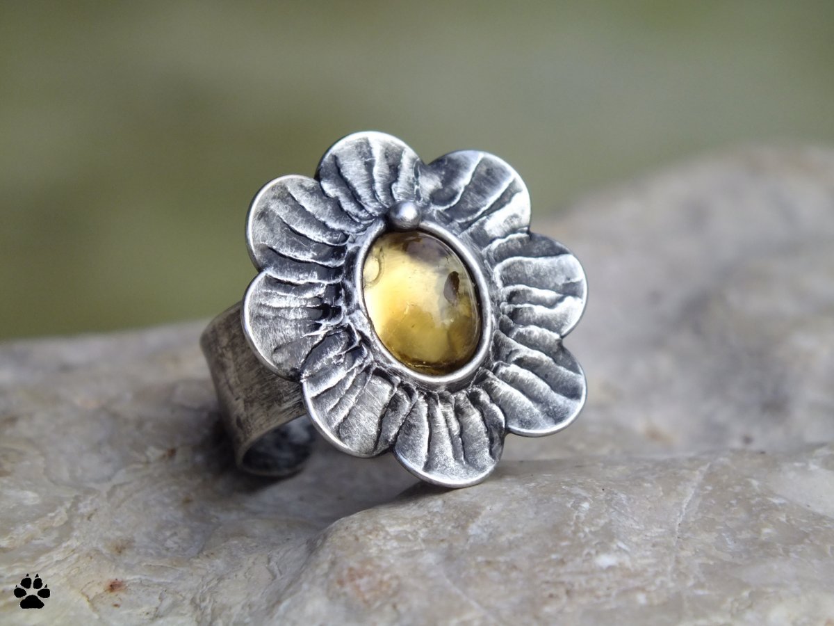 Květ s citrínem - cínovaný prsten