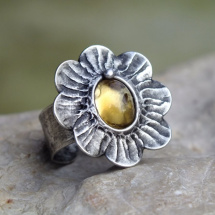 Květ s citrínem - cínovaný prsten