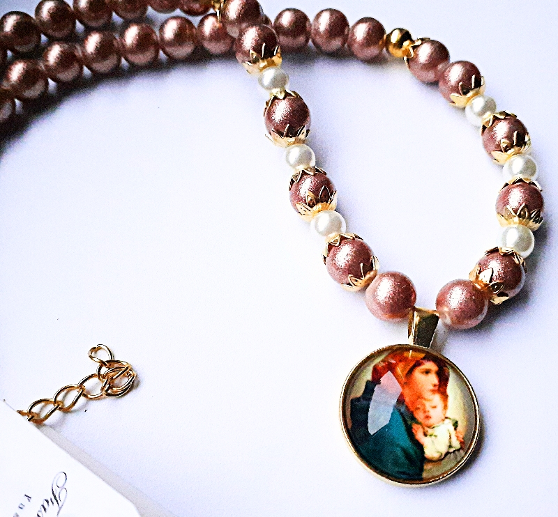 Náhrdelník Mária s dieťaťom pre dámy.