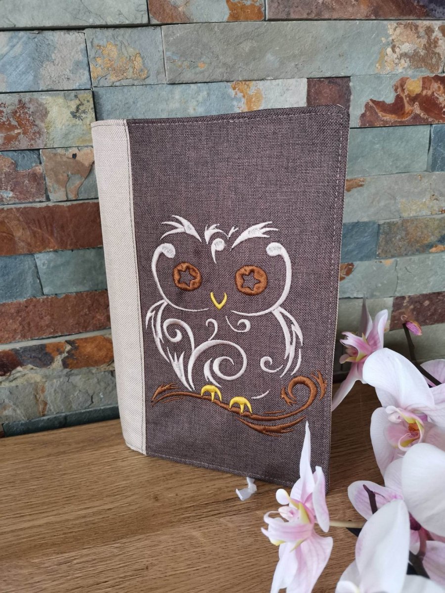 Obal na knihu s výšivkou - Sova na hnědé