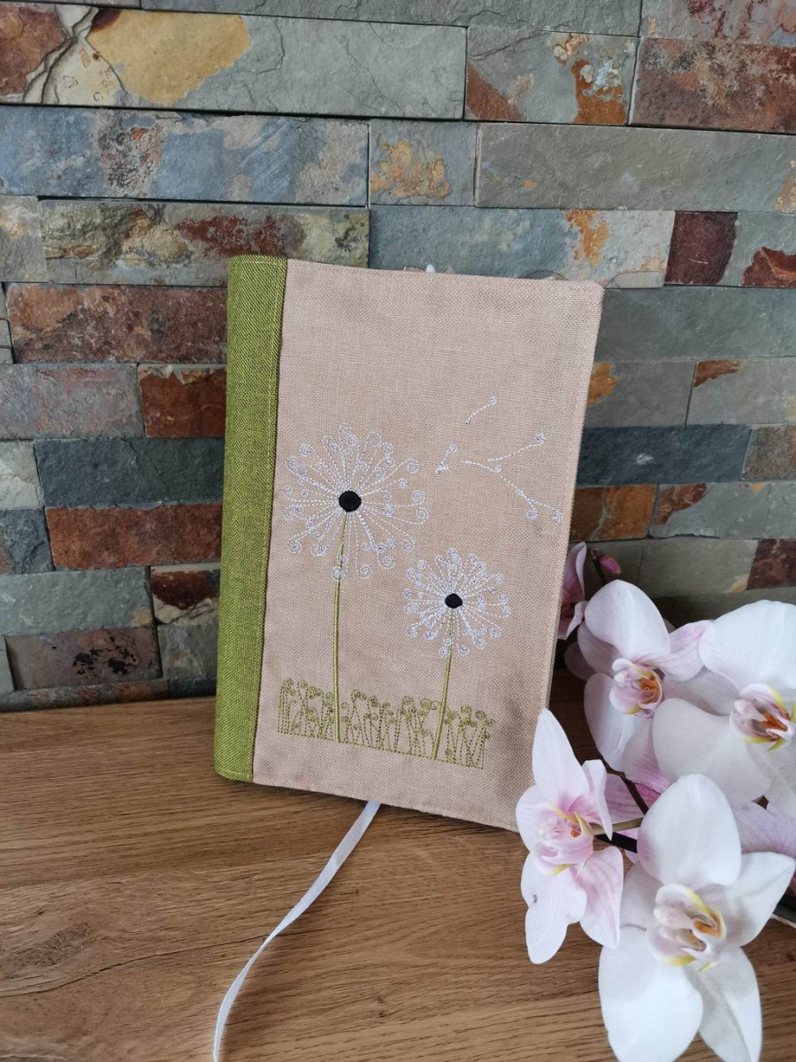 Obal na knihu s výšivkou - Pampelišky na béžové