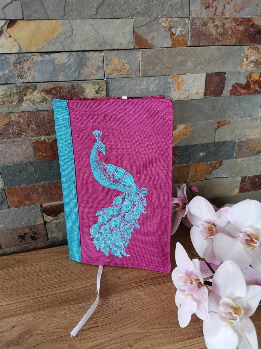 Obal na knihu s výšivkou - Modrý páv