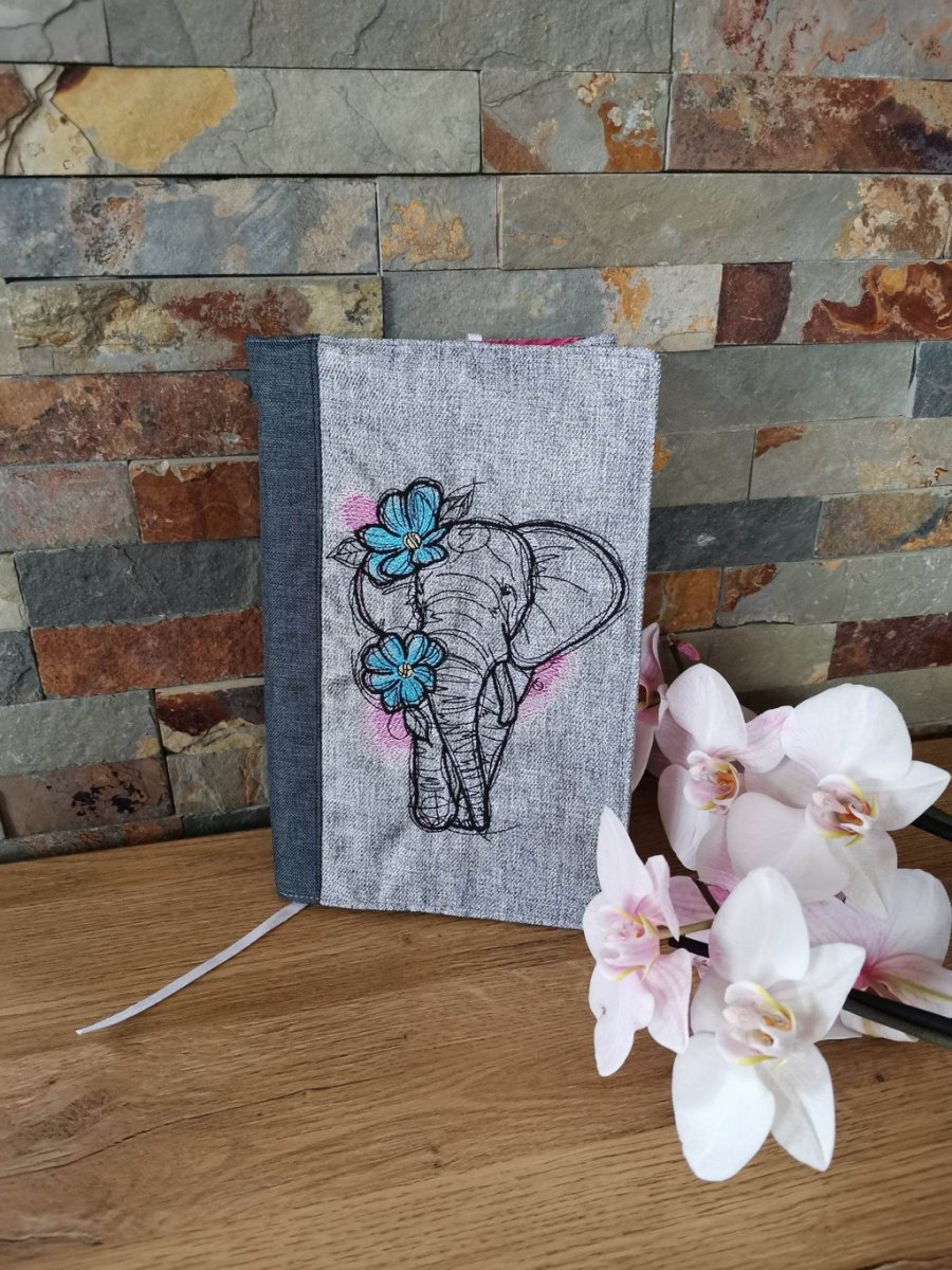 Obal na knihu s výšivkou - Slon na šedé