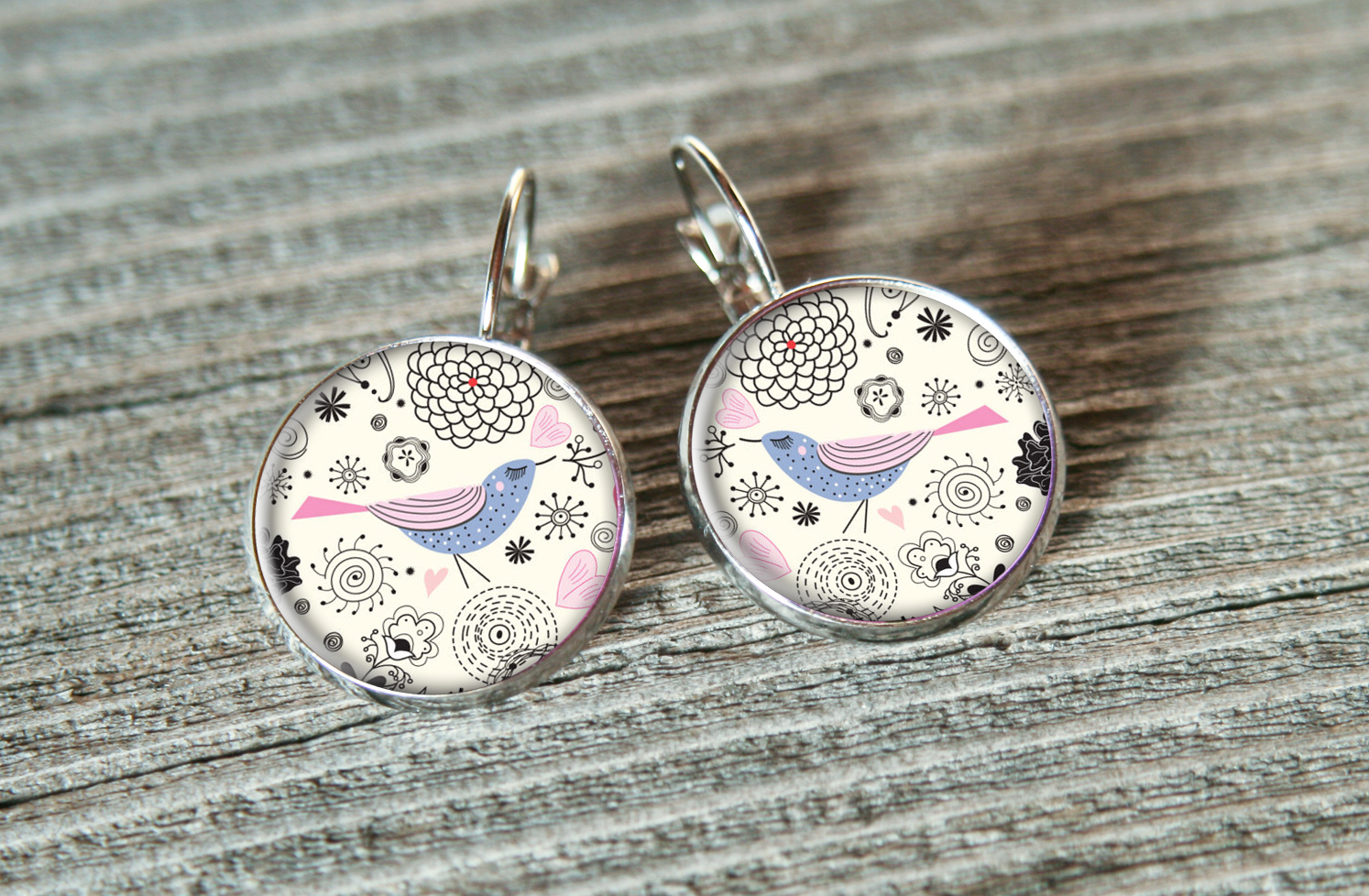 Ptáček v ornamentu