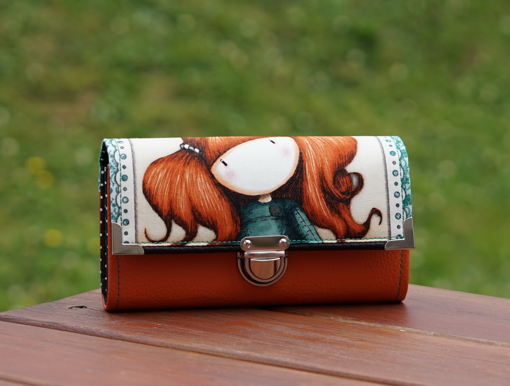 Peněženka, 12 karet, 2 měny