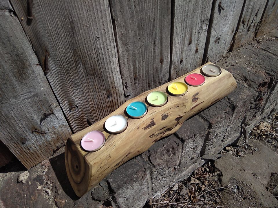 Ořechový Svícen Čakrový - Na každý den 1 až 6