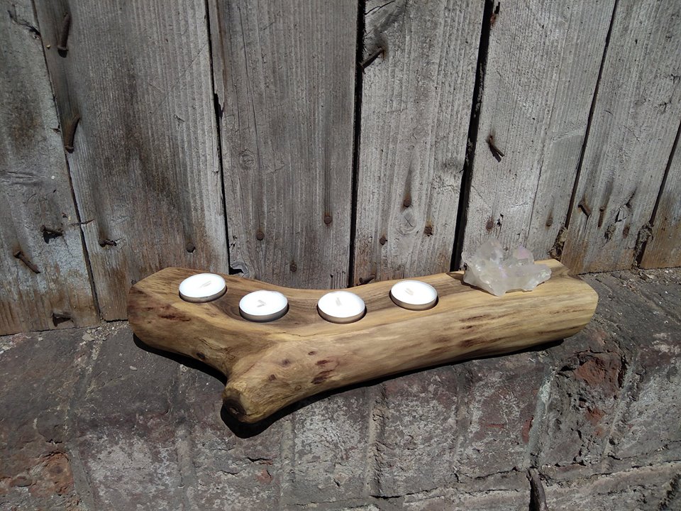 Ořechový Svícen na 4 svíčky s AUROU 1 a 2