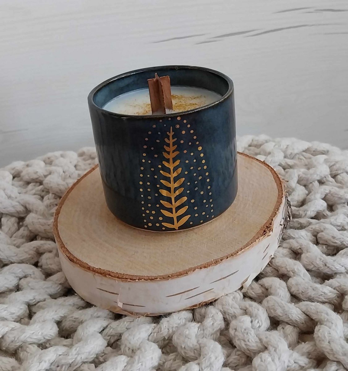 Hrníček tmavě modrý