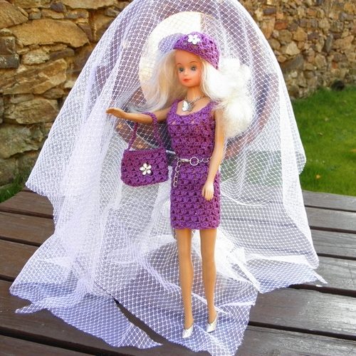 šatičky pro Barbie s doplňky