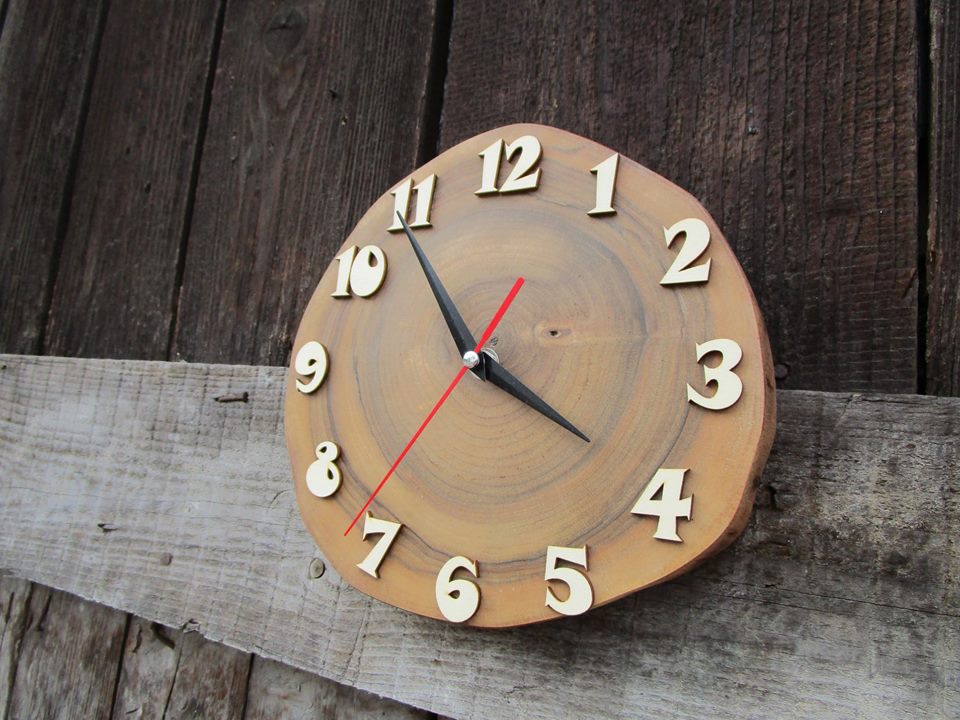 Ořechové hodiny malé 2