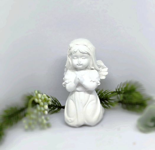 Sádrová andělka
