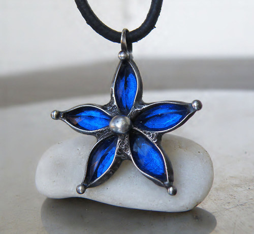 Modrý kvítek...(šperkové sklo)