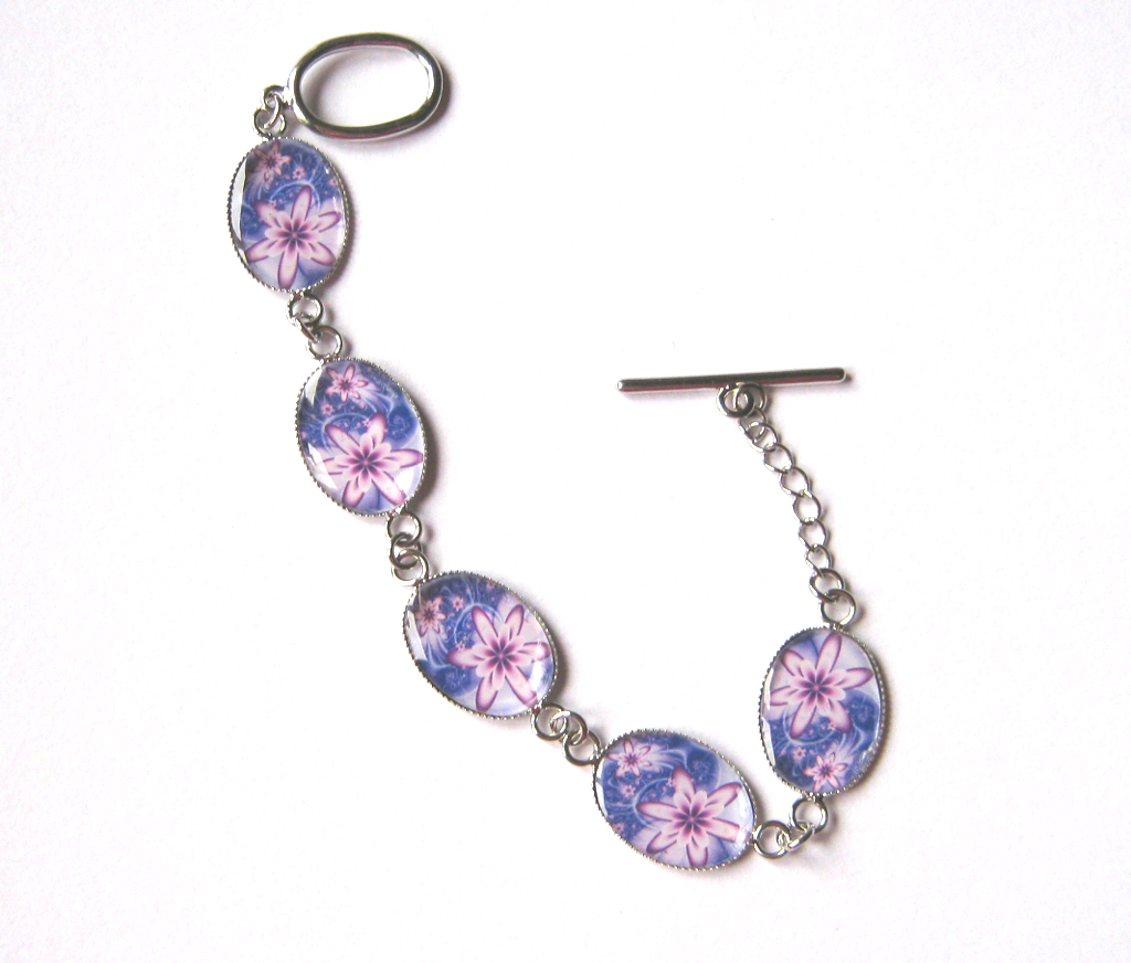 Z nebe padají hvězdy nebo květiny?