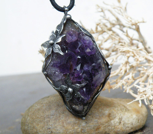 Kvetoucí krystaly...(Ametyst - drůza)