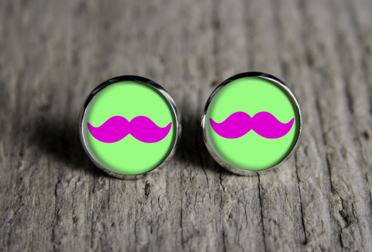  Le Mustache
