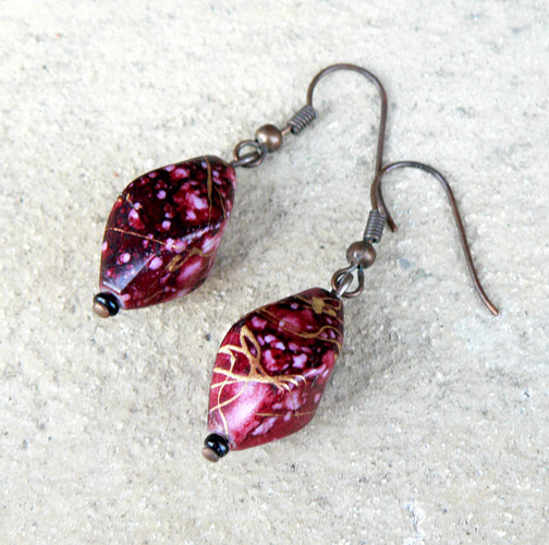 Vínové náušnice s kresbou