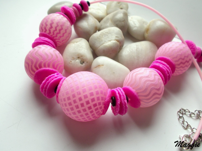 Kouličkový náhrdelník - růžový