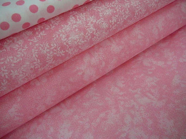 Bavlněná látka - metráž - bílý mramor na růžové - š. 140 cm