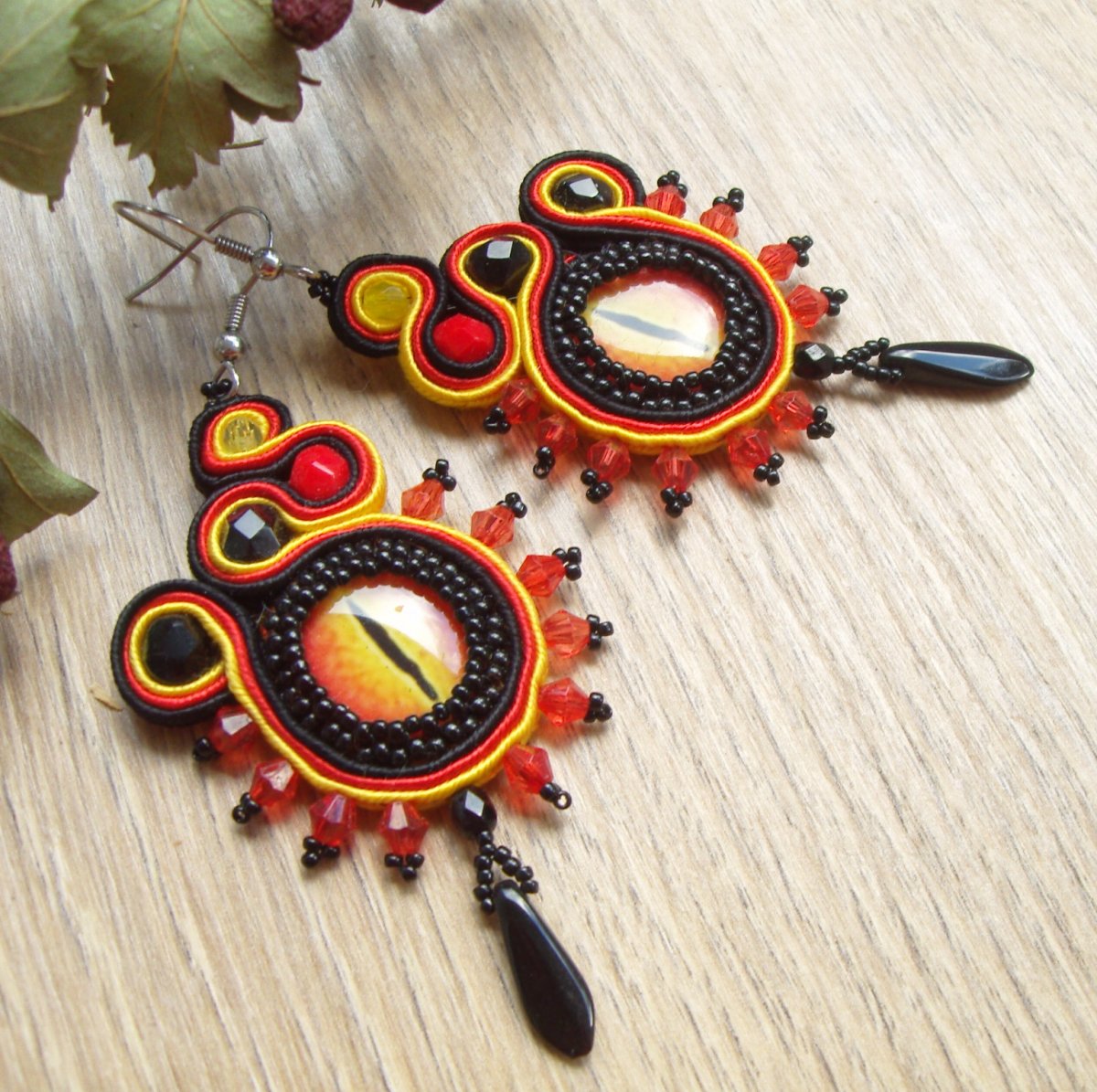 Lykúrgos * Sutaškové dračí náušnice (1301)