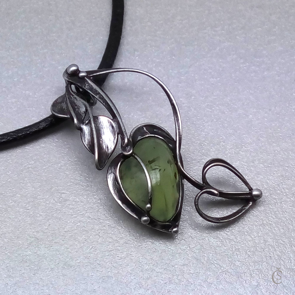 Náhrdelník s Lístky - Prehnit
