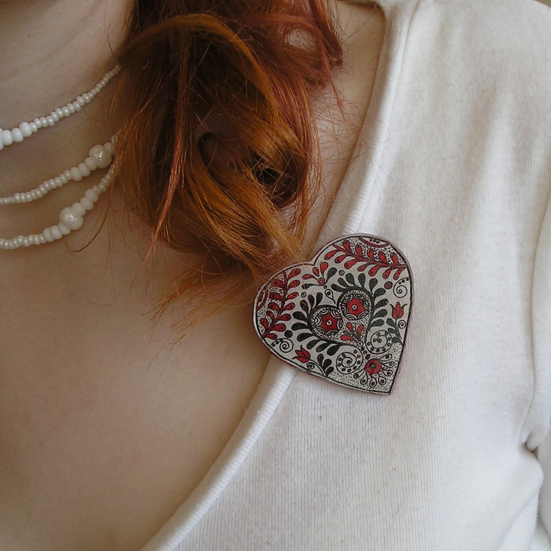 plastová brož Srdce