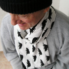 Černobílá šála s ještěry, úplet