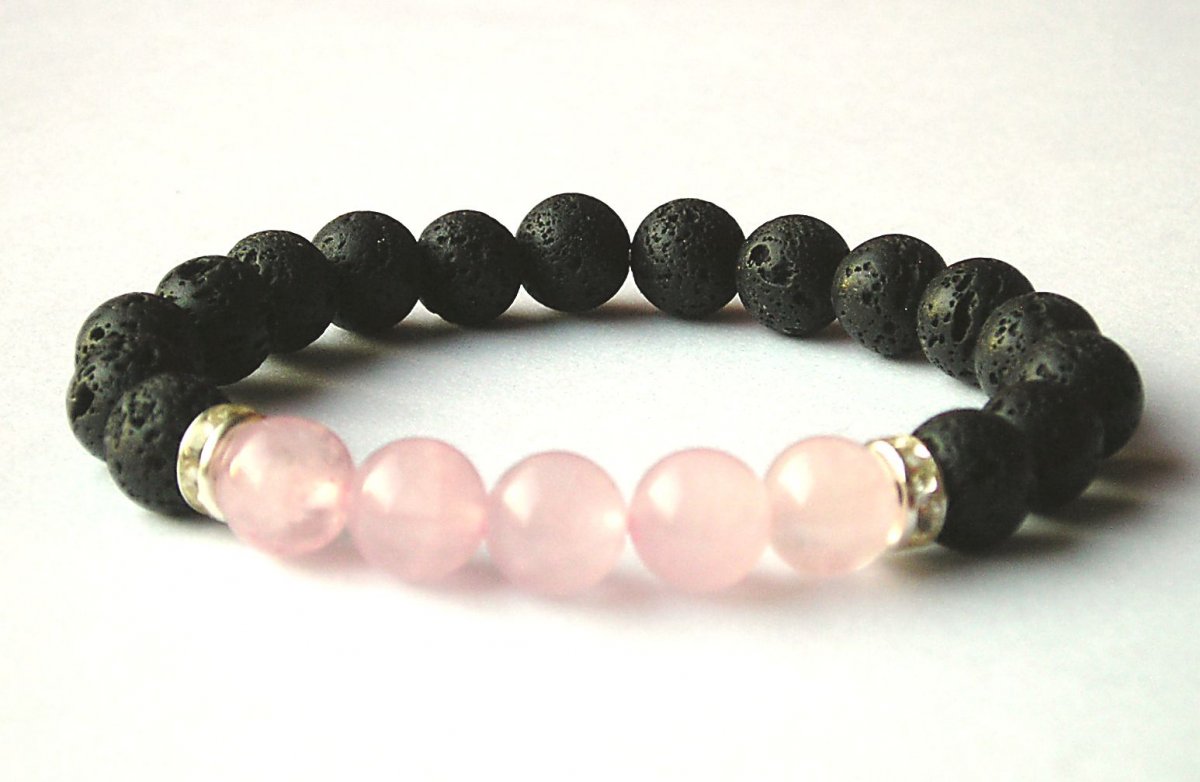 Náramek z lávy a růženínu..harmonie a láska