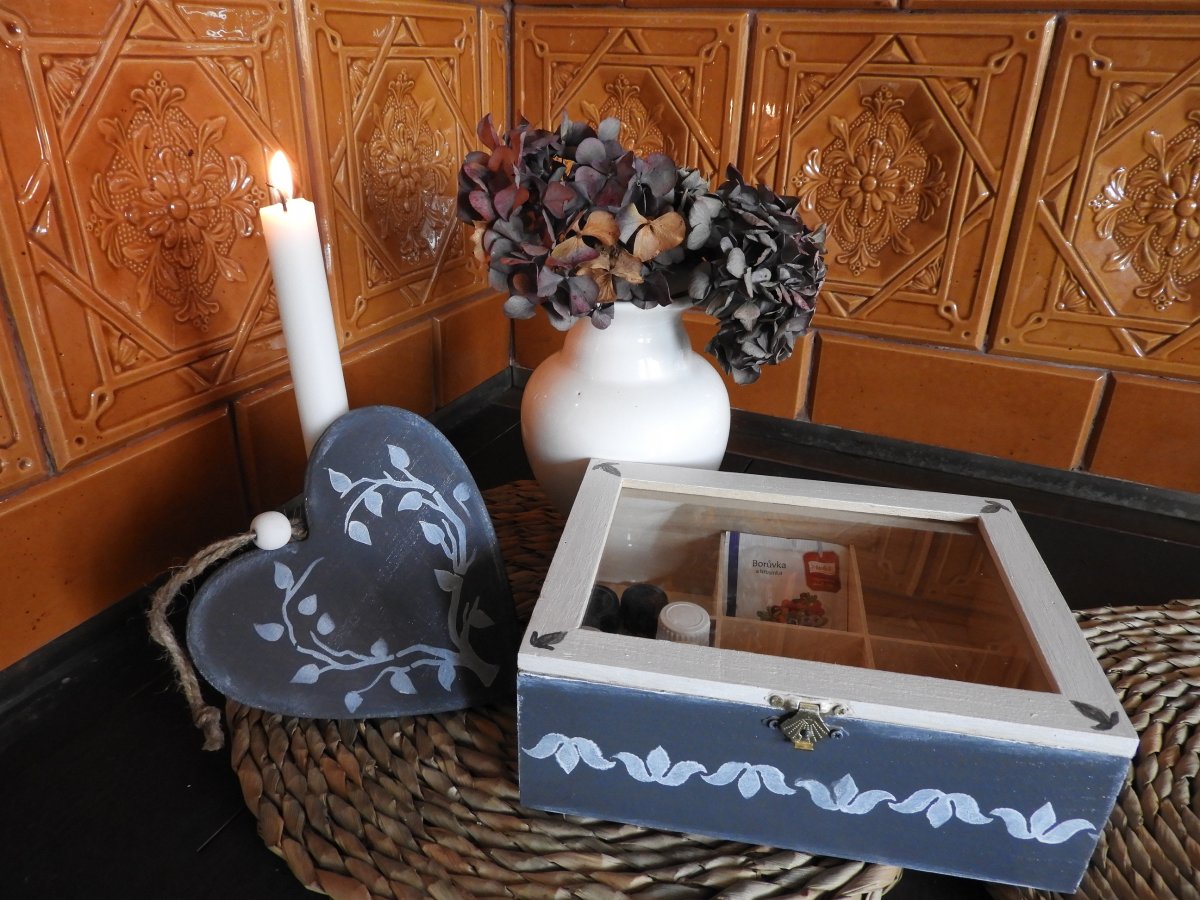 Krabička šedá s průhledem