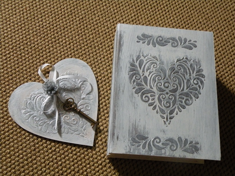 Svatební kniha + srdce s klíčem