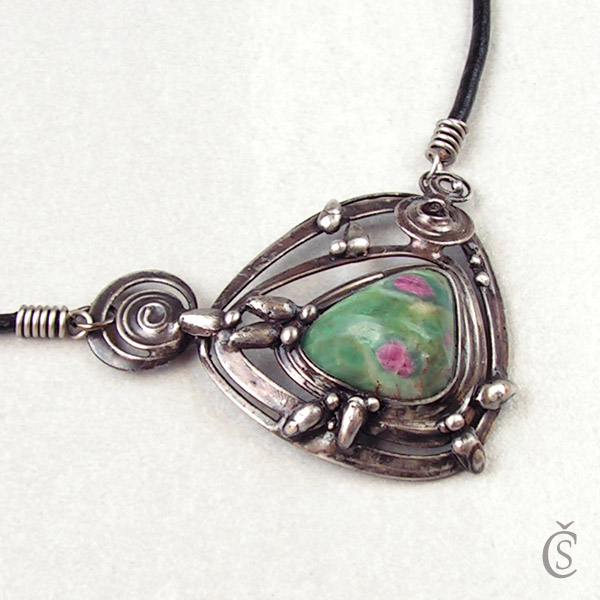 Semínka - Rubín ve Fuchsitu