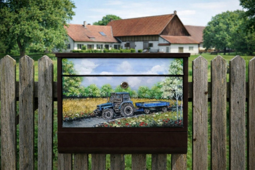 Hnědá schránka s rourou-umělecký design