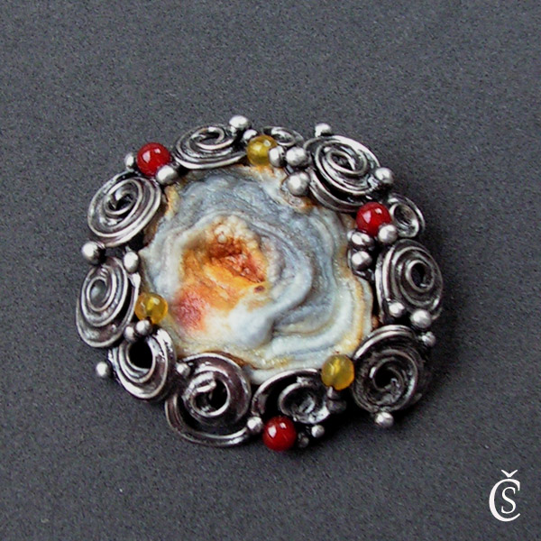 Třpytivá elegance - brož