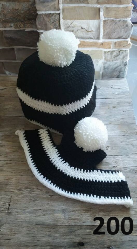 Háčkovaný set pro koně a jezdce