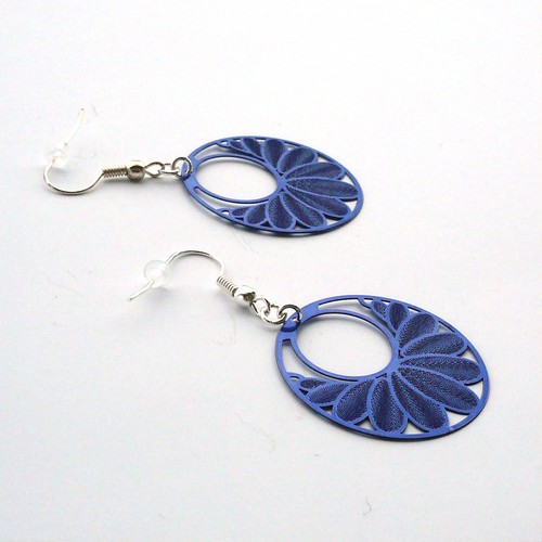 Modré koužky s ornamenty - lehoučké náušnice