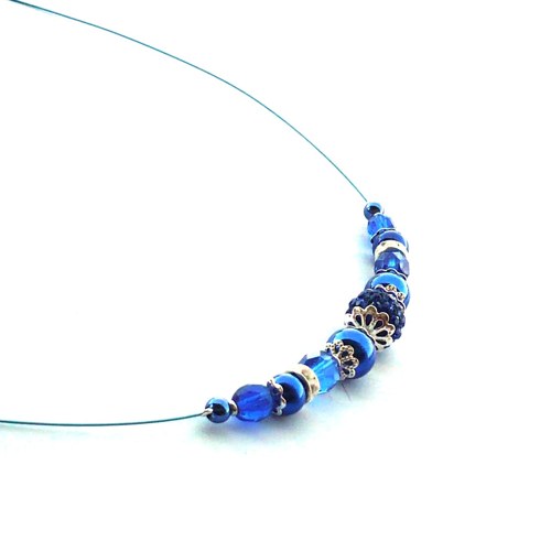 Modrý jednořadý náhrdelník s kamínky 