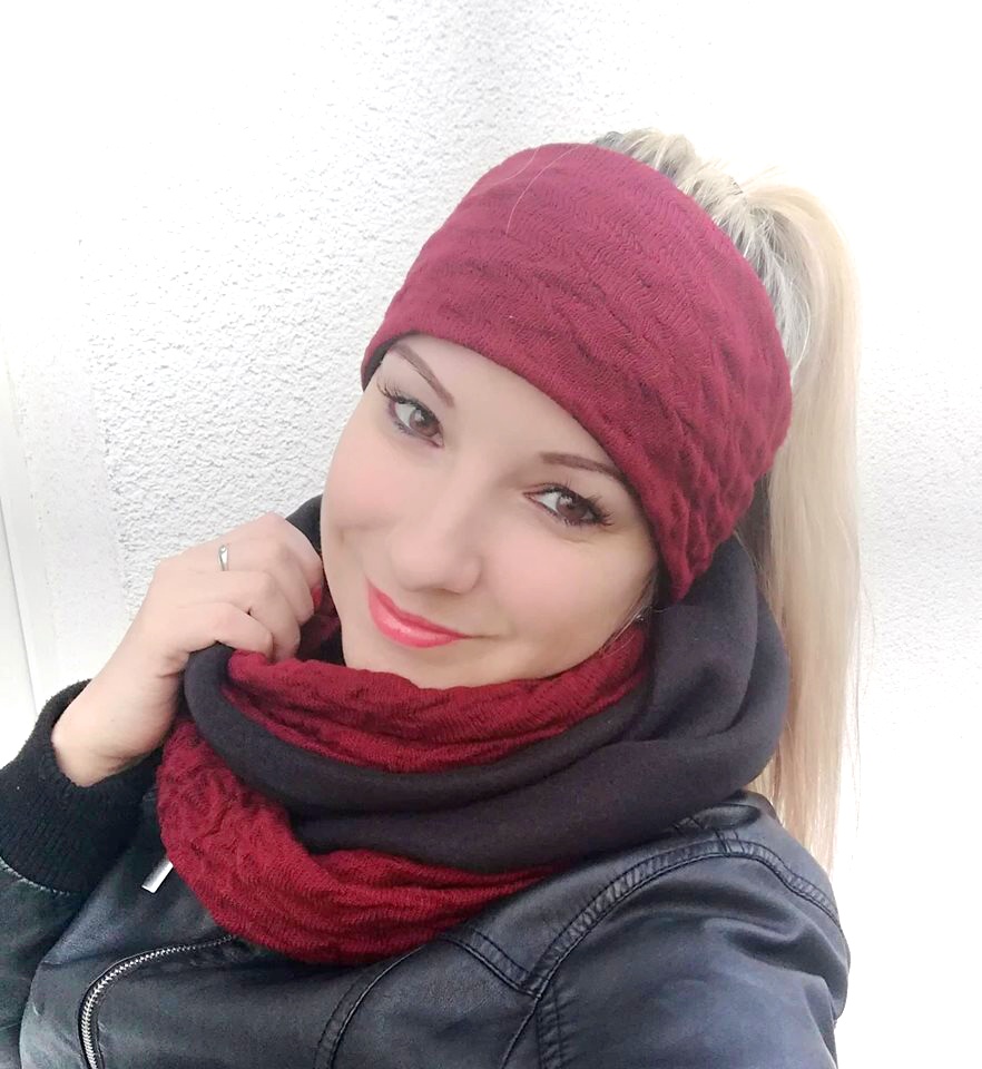 čelenka  bordo-vínová+černá