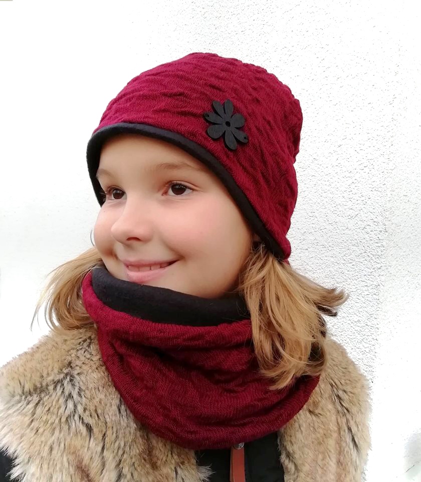 čepice a nákrčník-zimní dětský bordo vínová a černá