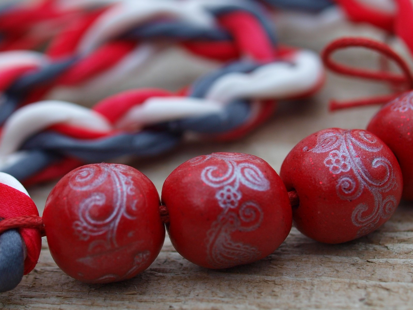 Náhrdelník - Červený