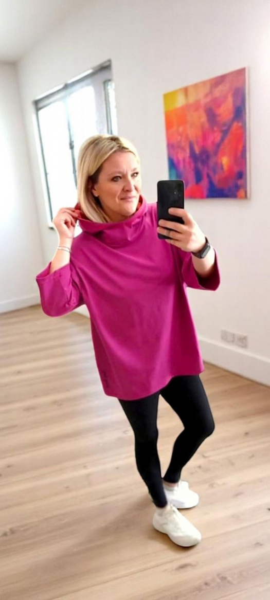Dámské triko fuchsie s kapucí