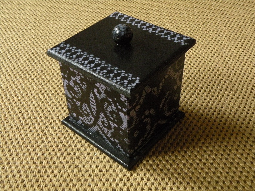 Originální krabička s poklopem černá+lila