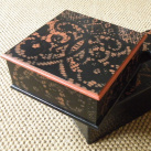 Originální temná krabička s víkem+teracota