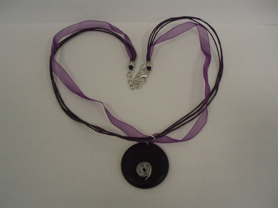 Fialkový náhrdelník
