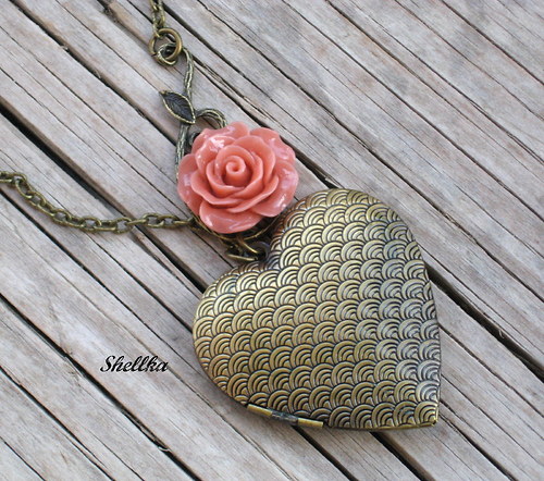 Náhrdelník srdíčko s růží